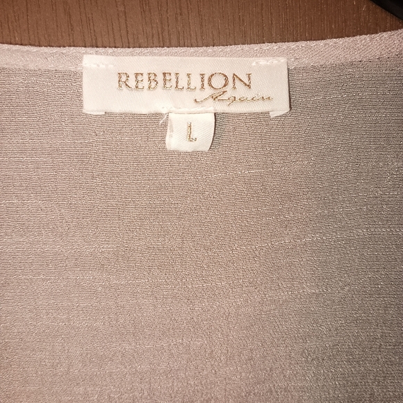 Elegant Beige Women's kimono - Picture 2 of 3